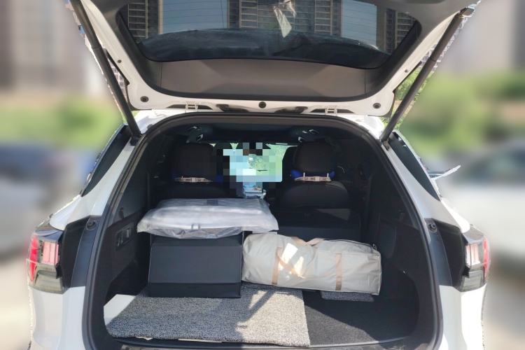 Used Lynk & Co 09 2021 2.0T Halo Six-Seater Trunk