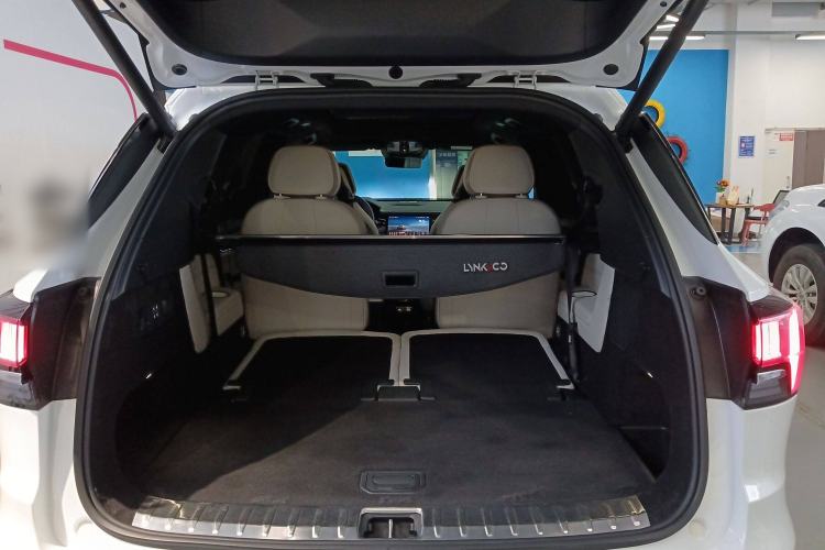 Used Lynk & Co 09 2021 2.0T Ultra Six-Seater Trunk