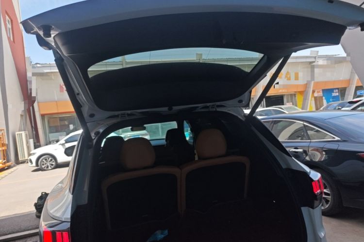 Used Lynk & Co 09 2021 2.0T Halo Seven-Seater Trunk