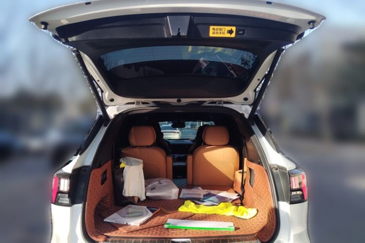 Used Lynk & Co 09 2021 2.0T Ultra Six-Seater Trunk