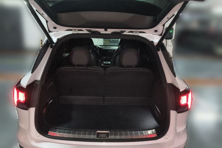 Used Lynk & Co 09 2021 2.0T Halo Six-Seater Trunk