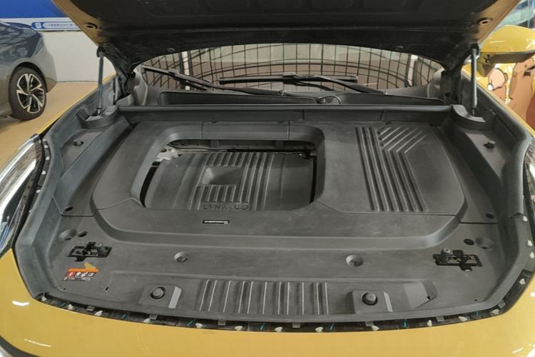 Used Lynk & Co 09 2021 2.0T Halo Six-Seater Engine Bay