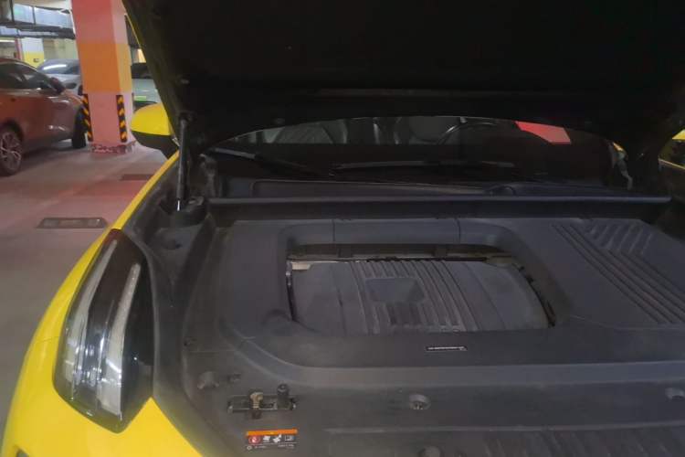 Used Lynk & Co 09 2021 2.0T Halo Six-Seater Engine Bay Right