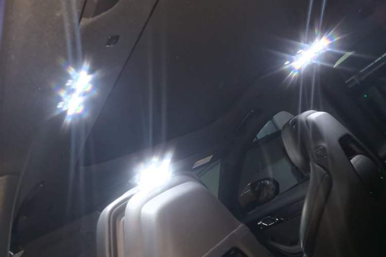 Used Lynk & Co 09 2021 2.0T Halo Six-Seater Headliner