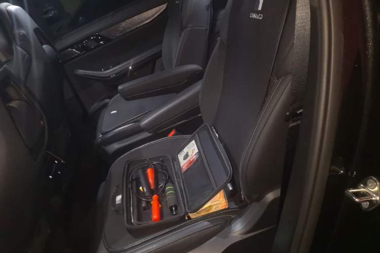 Used Lynk & Co 09 2021 2.0T Halo Six-Seater Left Rear Seat