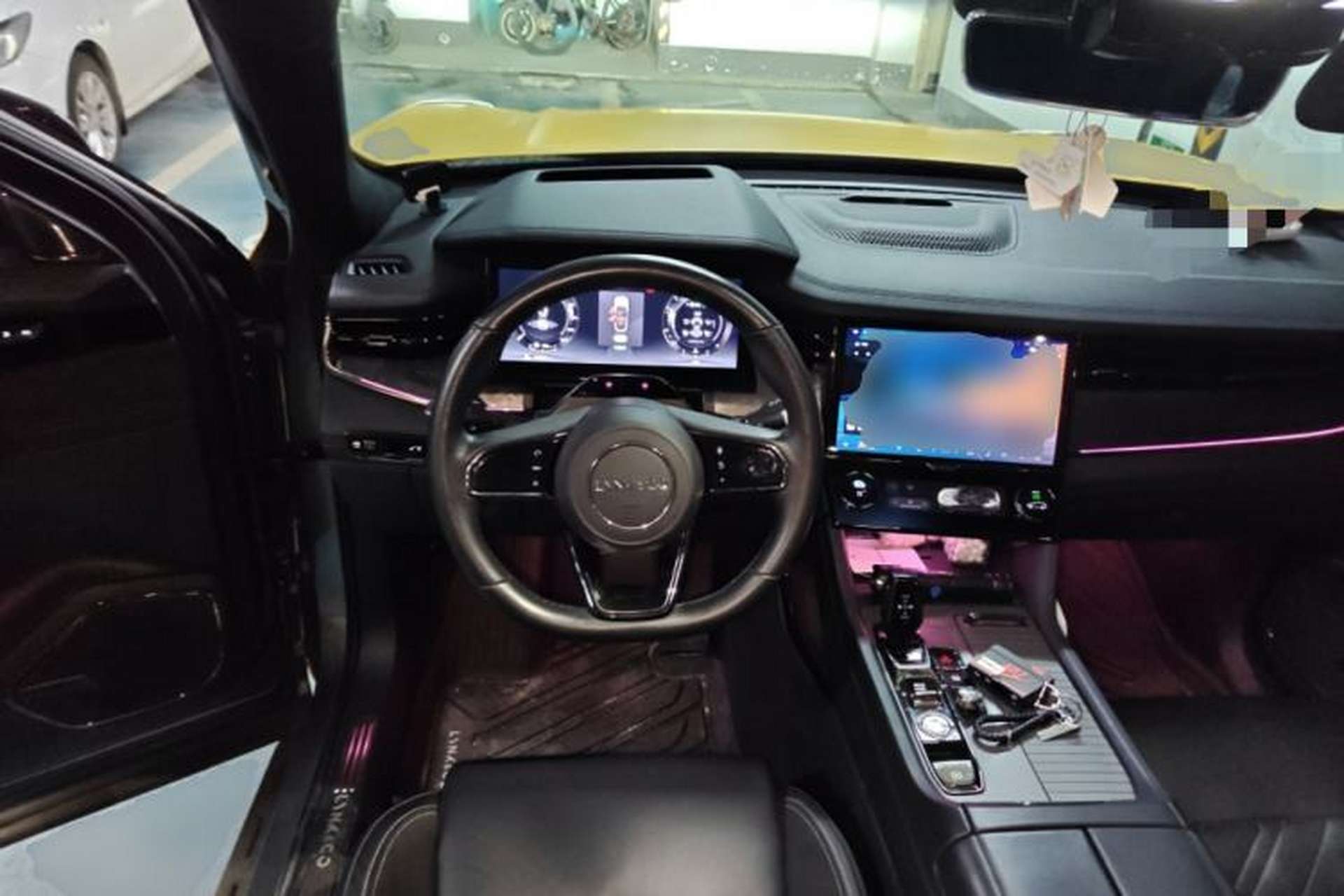 Used Lynk & Co 09 2021 2.0T Halo Six-Seater Steering Wheel