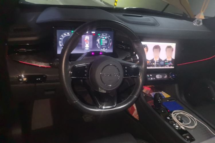 Used Lynk & Co 09 2021 2.0T Halo Six-Seater Steering Wheel