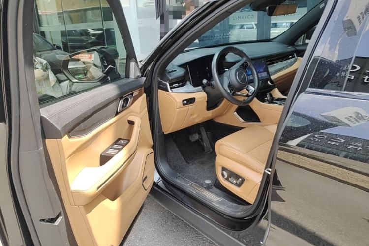 Used Lynk & Co 09  Driver Seat