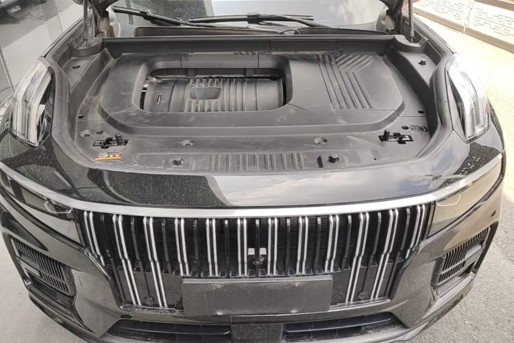 Used Lynk & Co 09  Engine Bay
