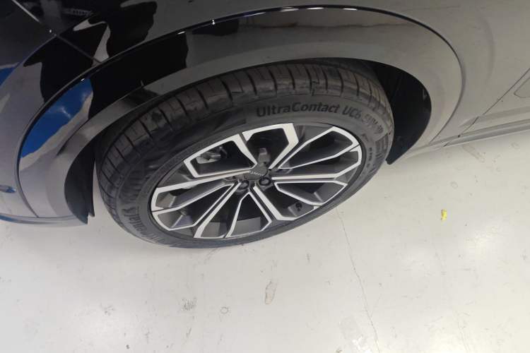 Used Lynk & Co 09 2024 2.0T Four-Wheel Drive Sport Edition Five Seats Exterior 4