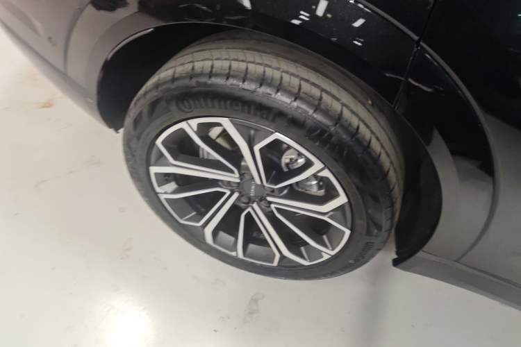 Used Lynk & Co 09 2024 2.0T Four-Wheel Drive Sport Edition Five Seats Exterior 5
