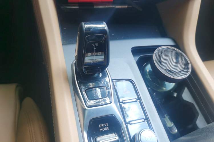 Used Lynk & Co 09 2024 2.0T All-Wheel Drive Global Version 7 Seats Gear Lever