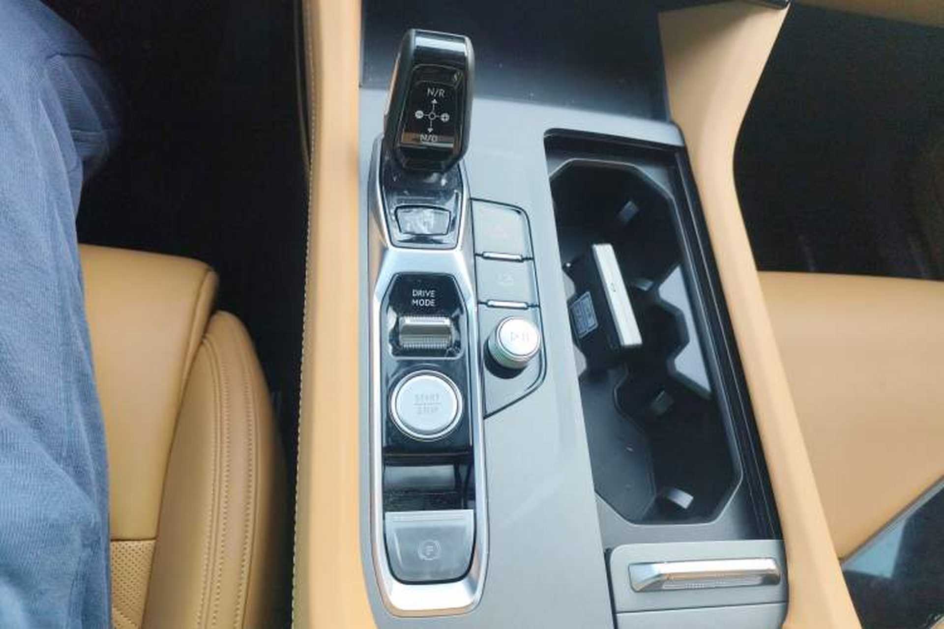 Used Lynk & Co 09 2024 2.0T Four-Wheel Drive Sport Edition Five Seats Gear Lever
