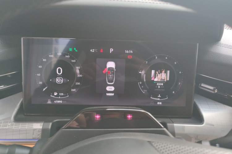 Used Lynk & Co 09 2024 2.0T All-Wheel Drive Global Version 7 Seats Instrument Cluster