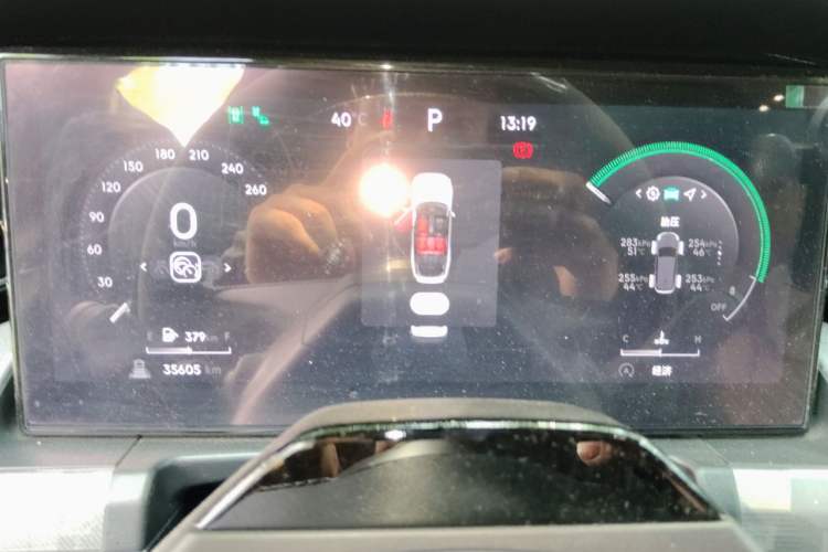 Used Lynk & Co 09 2024 2.0T All-Wheel Drive Global Version 7 Seats Instrument Cluster