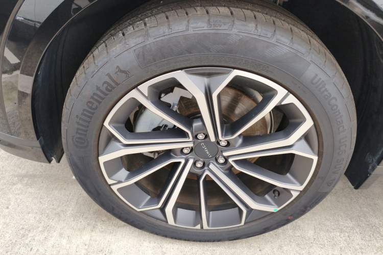 Used Lynk & Co 09 2024 2.0T Four-Wheel Drive Sport Edition Five Seats Left Front Wheel Hub