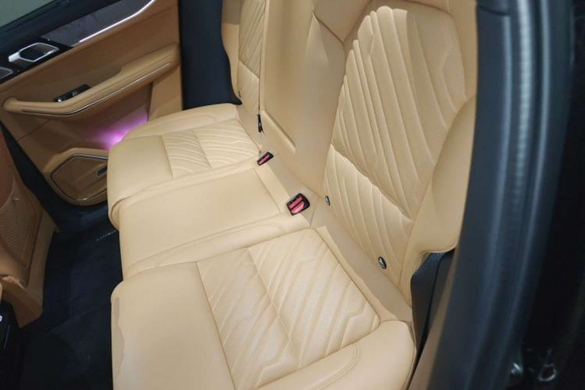 Used Lynk & Co 09 2024 2.0T Four-Wheel Drive Sport Edition Five Seats Left Rear Seat