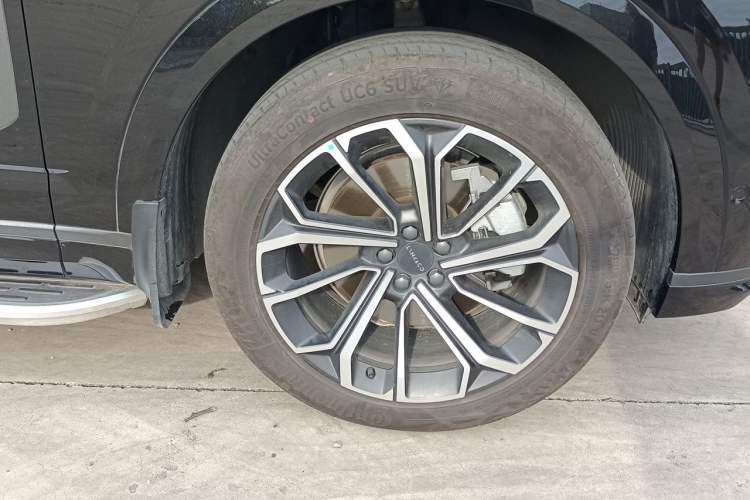 Used Lynk & Co 09 2024 2.0T All-Wheel Drive Global Version 7 Seats Right Front Wheel Hub