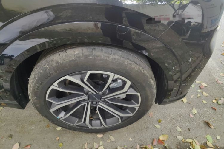Used Lynk & Co 09 2024 2.0T Four-Wheel Drive Sport Edition Five Seats Right Front Wheel Hub