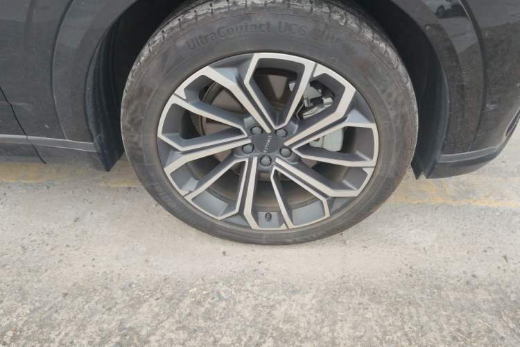 Used Lynk & Co 09 2024 2.0T All-Wheel Drive Global Version 7 Seats Right Front Wheel Hub