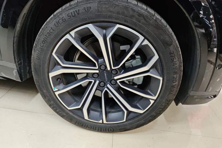 Used Lynk & Co 09 2024 2.0T All-Wheel Drive Global Version 7 Seats Right Front Wheel Hub