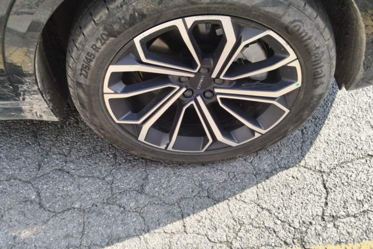 Used Lynk & Co 09 2024 2.0T Four-Wheel Drive Sport Edition Five Seats Right Front Wheel Hub