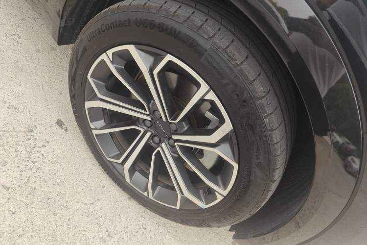 Used Lynk & Co 09 2024 2.0T All-Wheel Drive Global Version 7 Seats Right Front Wheel Hub
