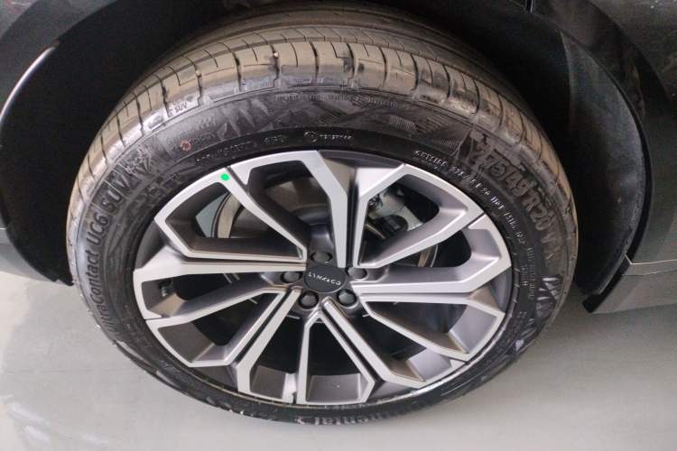 Used Lynk & Co 09 2024 2.0T Four-Wheel Drive Sport Edition Five Seats Right Rear Wheel Hub