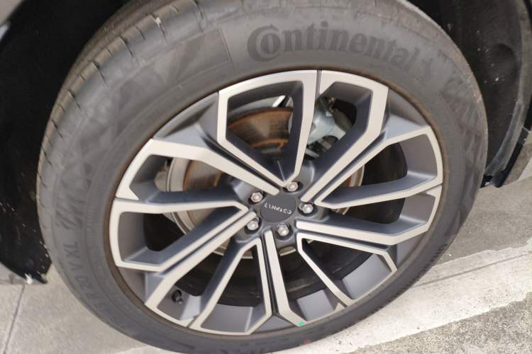 Used Lynk & Co 09 2024 2.0T Four-Wheel Drive Sport Edition Five Seats Right Rear Wheel Hub
