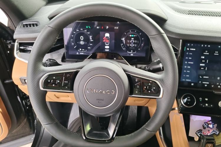 Used Lynk & Co 09 2024 2.0T Four-Wheel Drive Sport Edition Five Seats Steering Wheel