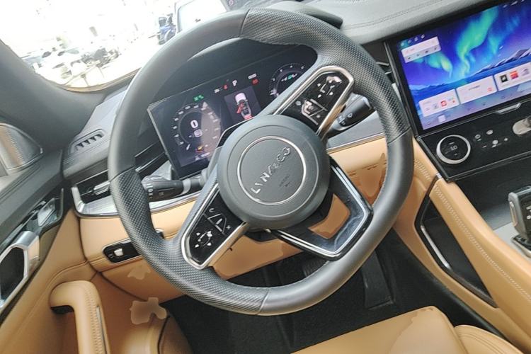 Used Lynk & Co 09  Steering Wheel