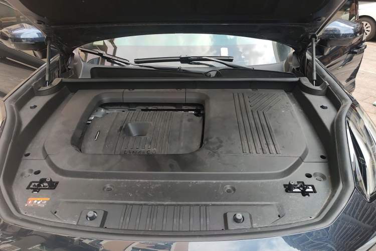 Used Lynk & Co 09 2024 2.0T All-Wheel Drive Global Version 7 Seats Engine Bay