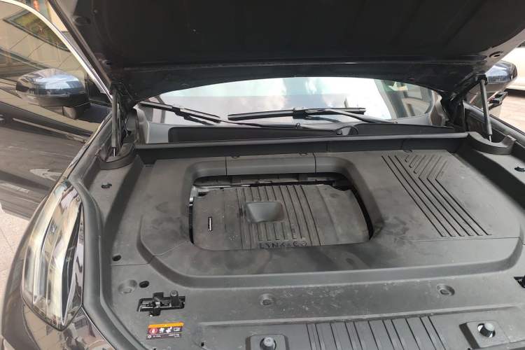 Used Lynk & Co 09 2024 2.0T All-Wheel Drive Global Version 7 Seats Engine Bay Right