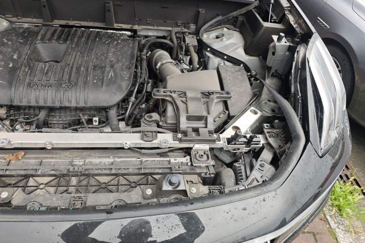 Used Lynk & Co 09 2024 2.0T Four-Wheel Drive Sport Edition Five Seats Engine Bay Left
