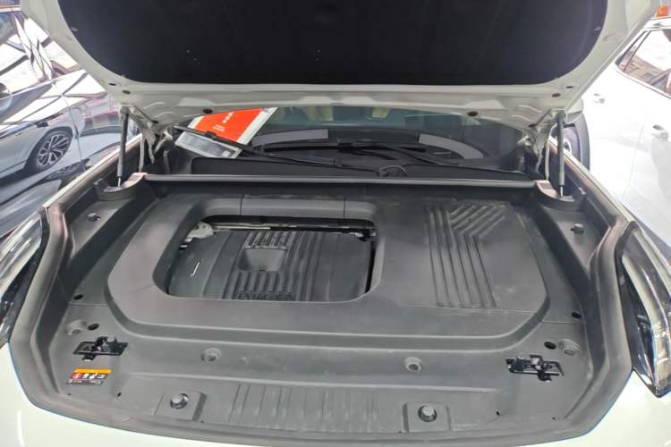 Used Lynk & Co 09 2024 2.0T All-Wheel Drive Global Version 7 Seats Engine Bay