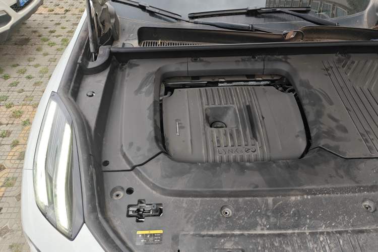 Used Lynk & Co 09 2024 2.0T Four-Wheel Drive Sport Edition Five Seats Engine Bay Right