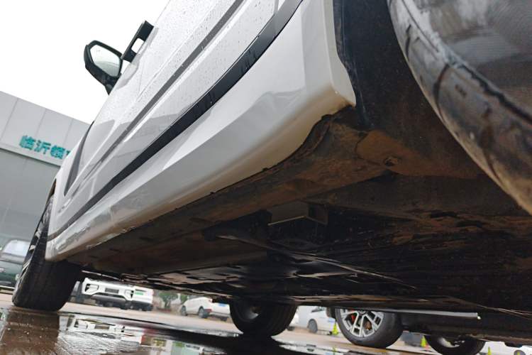 Used Lynk & Co 09 2024 2.0T Four-Wheel Drive Sport Edition Five Seats Left Side Sill