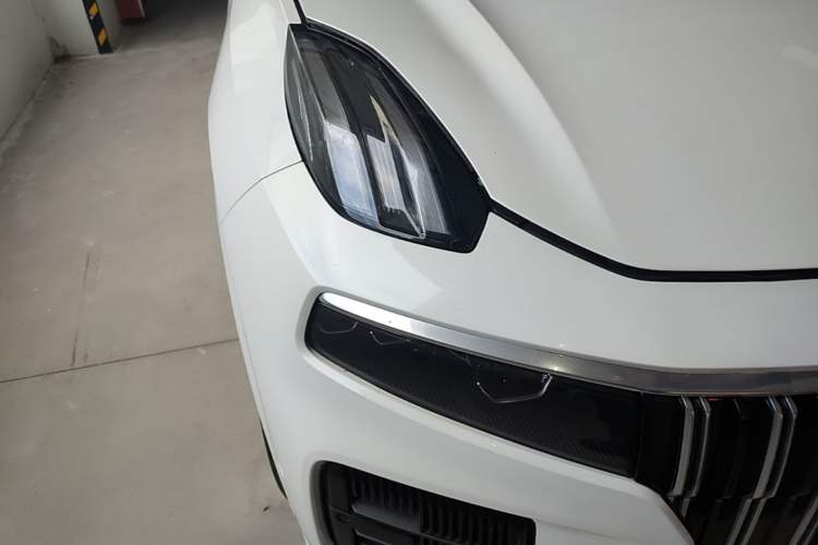 Used Lynk & Co 09 2024 2.0T Four-Wheel Drive Sport Edition Five Seats Right Front Headlight