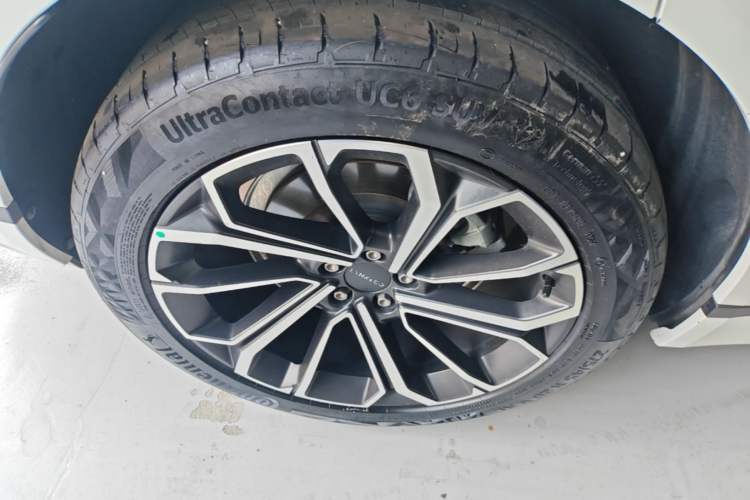 Used Lynk & Co 09 2024 2.0T All-Wheel Drive Global Version 7 Seats Right Rear Wheel Hub