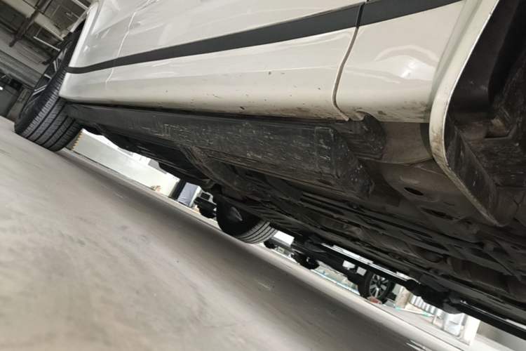 Used Lynk & Co 09 2024 2.0T Four-Wheel Drive Sport Edition Five Seats Right Side Sill