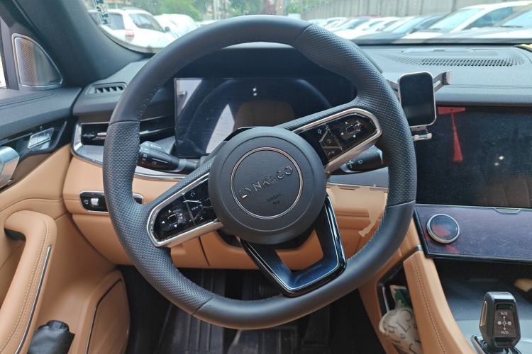 Used Lynk & Co 09 2024 2.0T Four-Wheel Drive Sport Edition Five Seats Steering Wheel