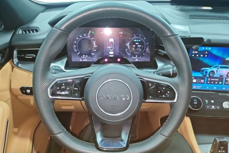 Used Lynk & Co 09 2024 2.0T All-Wheel Drive Global Version 7 Seats Steering Wheel