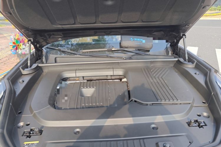 Used Lynk & Co 09 2026 Model 2.0T Four-Wheel Drive Exploration Edition Ultra Engine Bay