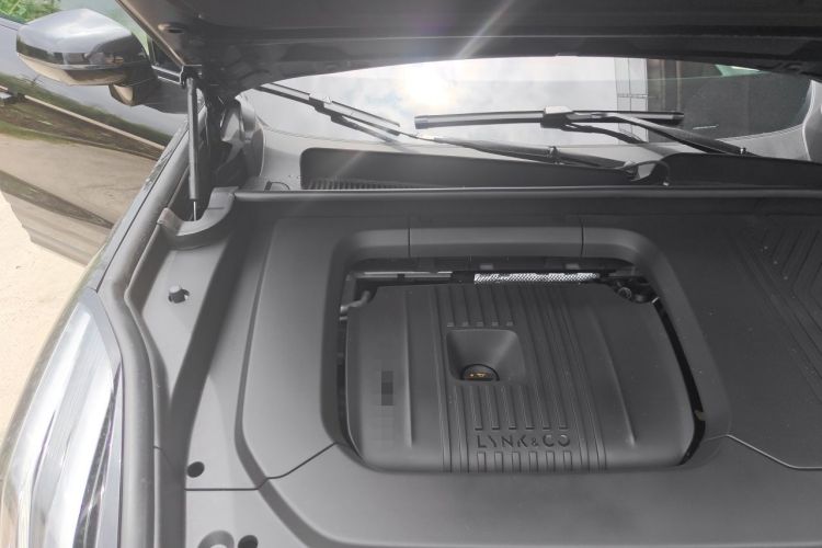 Used Lynk & Co 09 2026 Model 2.0T Four-Wheel Drive Exploration Edition Ultra Engine Bay Right