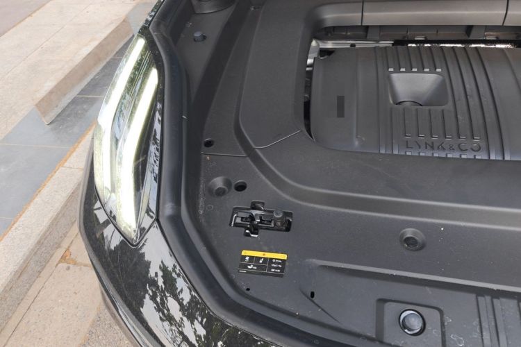 Used Lynk & Co 09 2026 Model 2.0T Four-Wheel Drive Exploration Edition Ultra Engine Bay Right