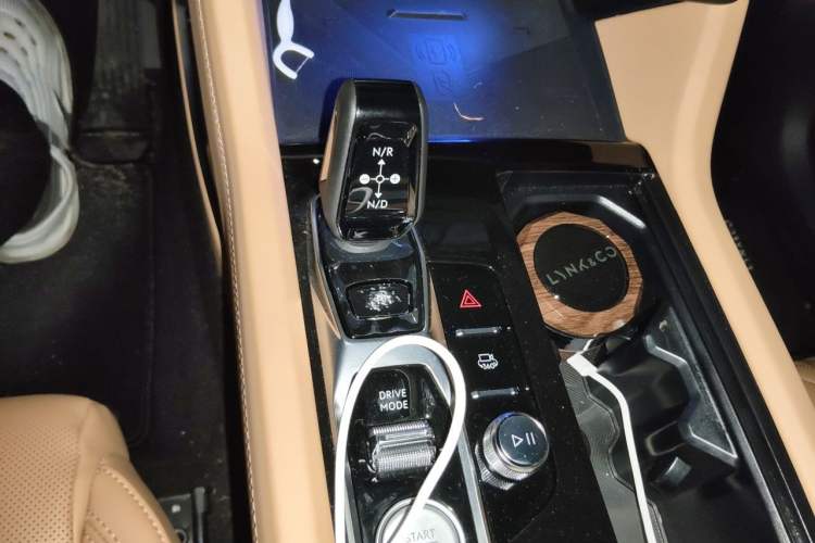 Used Lynk & Co 09 2026 Model 2.0T Four-Wheel Drive Exploration Edition Ultra Gear Lever
