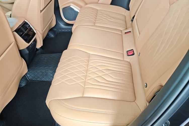 Used Lynk & Co 09 2026 Model 2.0T Four-Wheel Drive Exploration Edition Ultra Left Rear Seat