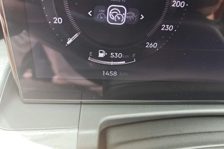 Used Lynk & Co 09 2026 Model 2.0T Four-Wheel Drive Exploration Edition Ultra Odometer Close Up
