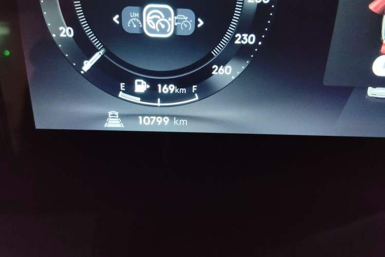 Used Lynk & Co 09 2026 Model 2.0T Four-Wheel Drive Exploration Edition Ultra Odometer Close Up