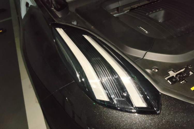 Used Lynk & Co 09 2026 Model 2.0T Four-Wheel Drive Exploration Edition Ultra Right Front Headlight